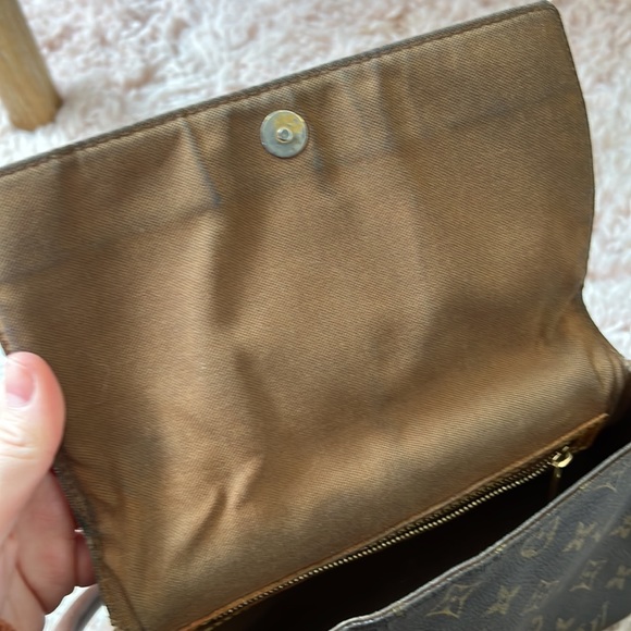 Louis Vuitton Bag - Picture 11 of 17